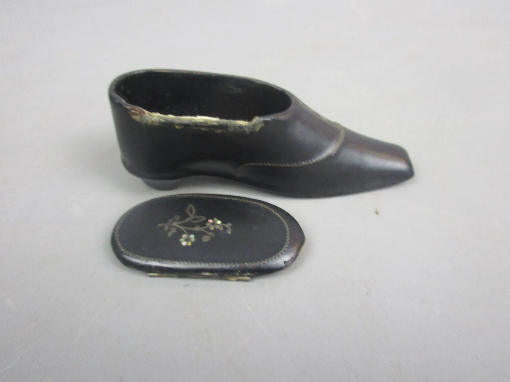 Black Papier Mache Shoe Design Snuff Box With Mother Of Pearl Detail Antique Georgian c1820