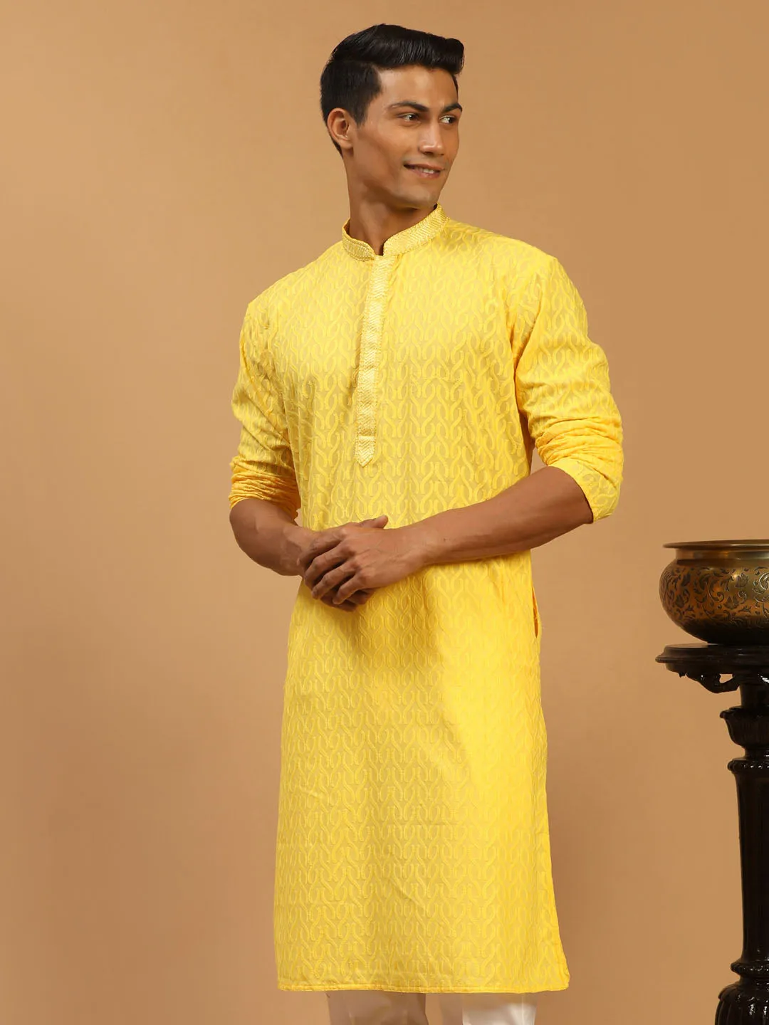 SHRESTHA By VASTRAMAY Men's Yellow Embroidered Kurta