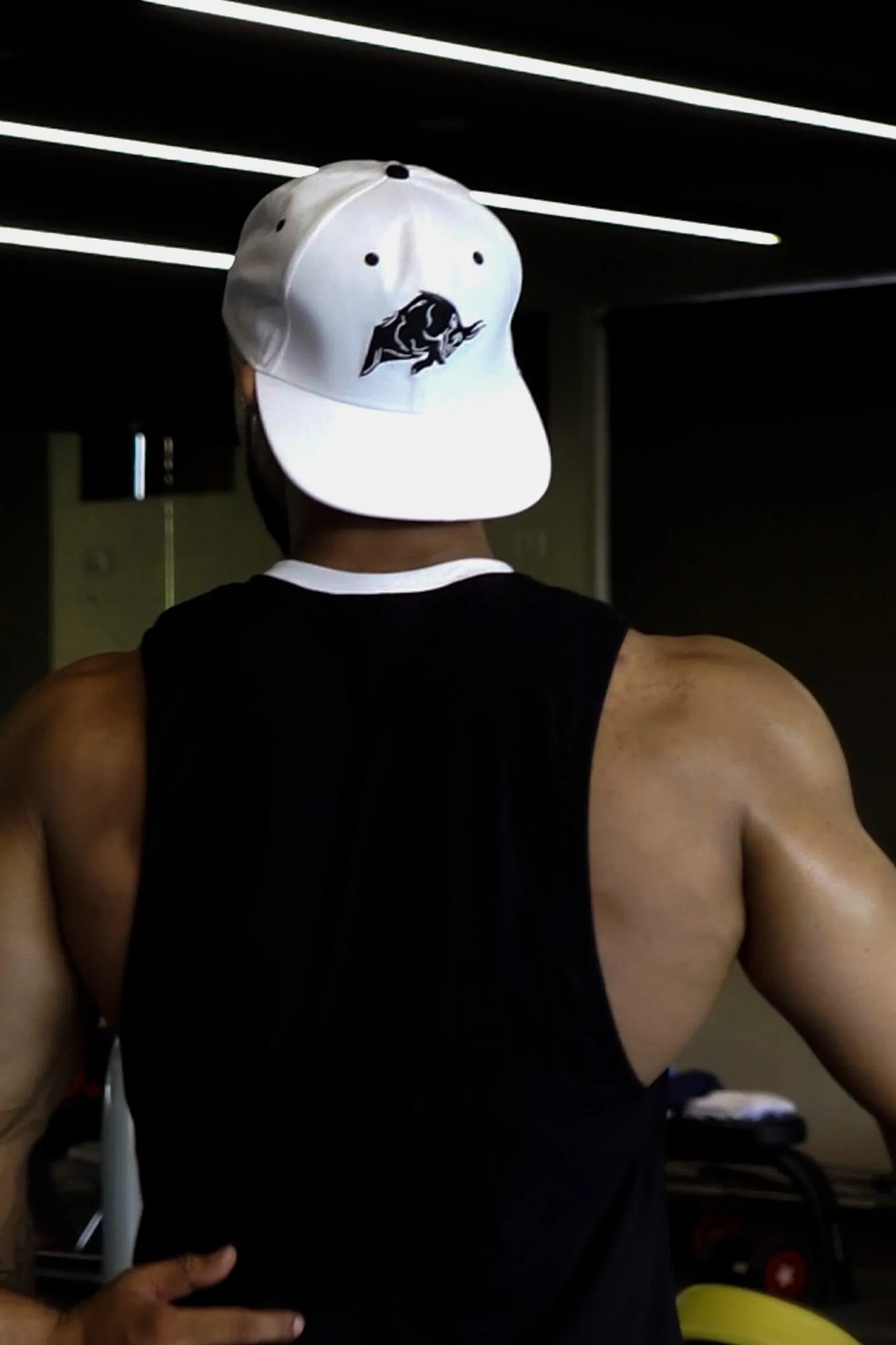 Signature Bull Cap - Snapback (WHITE)