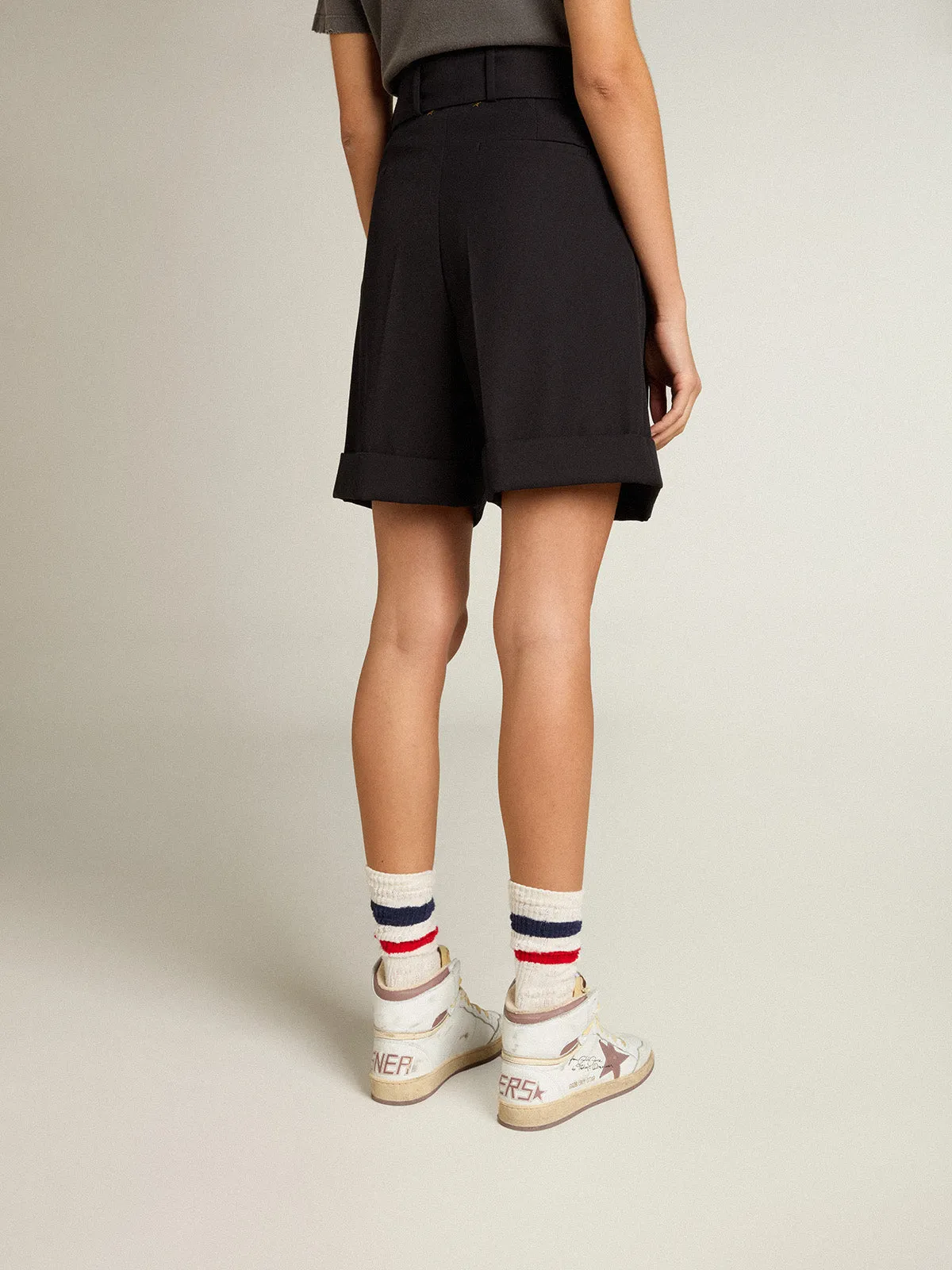 WOMEN'S SHORTS